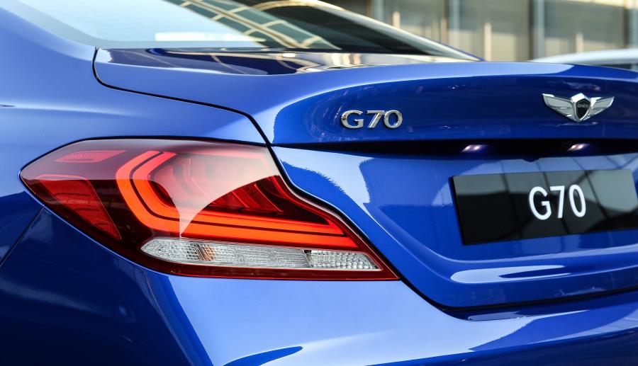 Детали экстерьера Genesis G70 3.3T 2017 года  (KR) (фото 78 из 86)